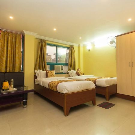 Hotel Oyo 3733 Near Hong Kong Market Siliguri Esterno foto